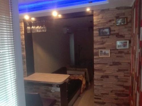 Из балкона продолжение комнаты. 09