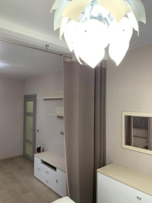 Закончили ремонт.  Комната небольшая и было необходимо спальное место. 01