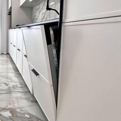 Наша кухня сразу после капитального ремонта и монтажа гарнитура. 02