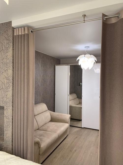 Закончили ремонт.  Комната небольшая и было необходимо спальное место. 04