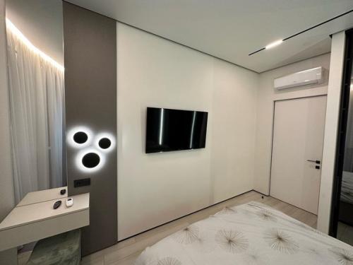 100 кв.  м под дальнейшую аренду. 09