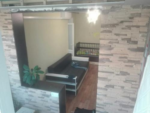 Из балкона продолжение комнаты. 04