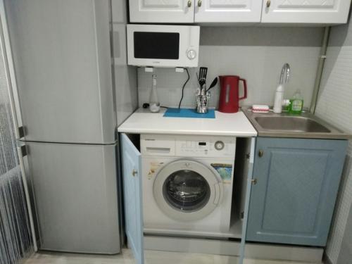 Как девчонки сделали ремонт в комнате в общаге! 04