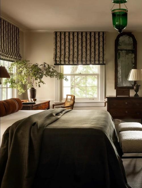 Необычный интерьер загородного дома - это пространство с характером, в котором отходят от шаблонных решений и делают ставку на индивидуальность. 01