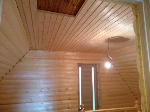 Отделка холла на 2 этаже блок - хаусом. 03