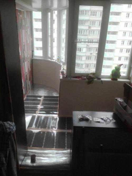 Из балкона продолжение комнаты. 05