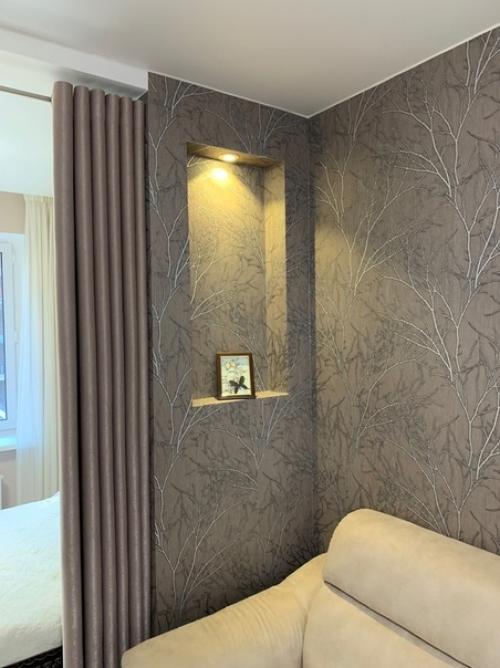 Закончили ремонт.  Комната небольшая и было необходимо спальное место. 08