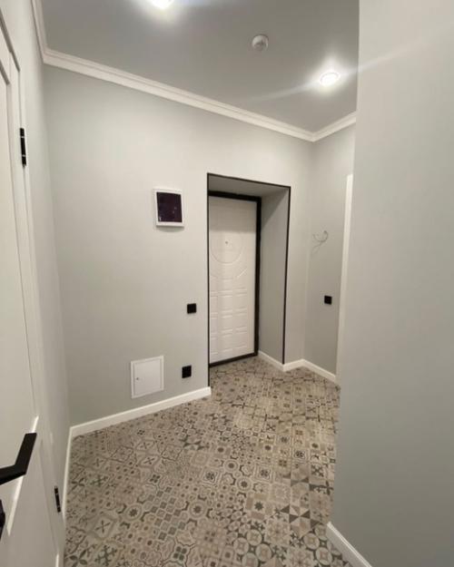 1-Комн квартира, 38, 8 квадратов (полная), 2022 года постройки/ высота потолков 2, 8, дизайнерский ремонт. 02