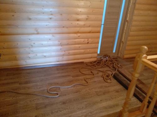 Отделка холла на 2 этаже блок - хаусом. 05