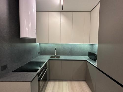 100 кв.  м под дальнейшую аренду. 02