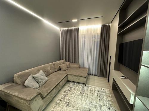 100 кв.  м под дальнейшую аренду. 06