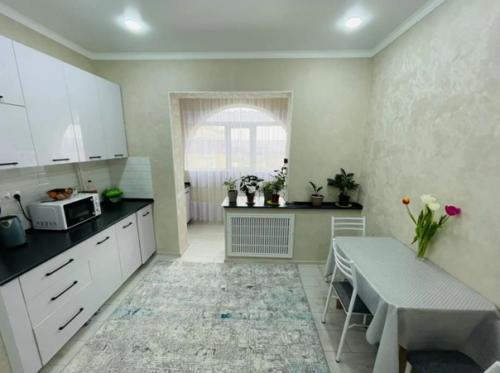 Купили двухкомнатную квартиру за 60 тыс. 01