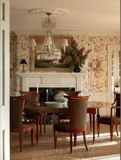 Необычный интерьер загородного дома - это пространство с характером, в котором отходят от шаблонных решений и делают ставку на индивидуальность. 03