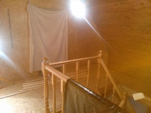 Отделка холла на 2 этаже блок - хаусом. 01