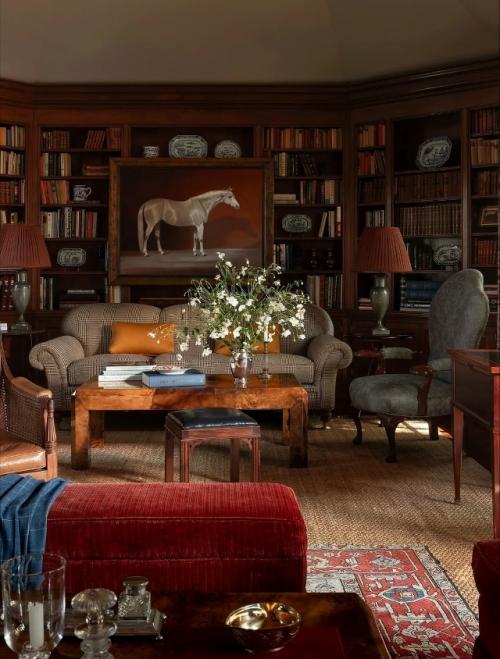 Необычный интерьер загородного дома - это пространство с характером, в котором отходят от шаблонных решений и делают ставку на индивидуальность. 08