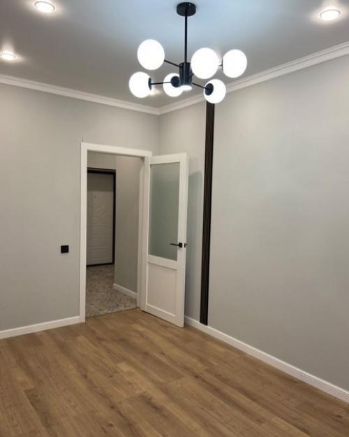 1-Комн квартира, 38, 8 квадратов (полная), 2022 года постройки/ высота потолков 2, 8, дизайнерский ремонт. 05