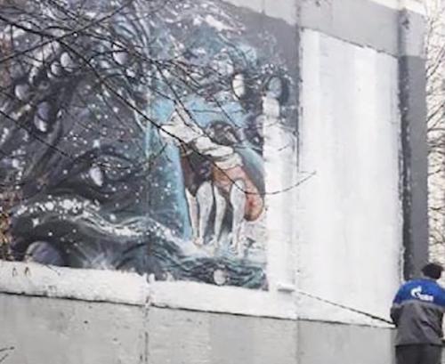 В Москве коммунальщики граффити юрия Гагарина уничтожили. 01