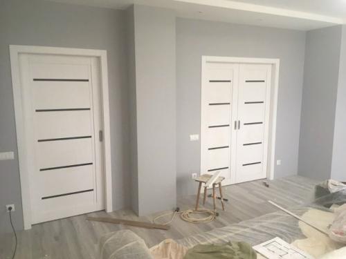 Двери - купе - это современное и практичное решение, которое позволяет аккуратно зонировать пространство и экономить место. 05