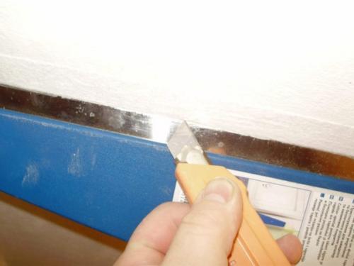 Зачем нужно клеить стеклохолст перед покраской стен. 03