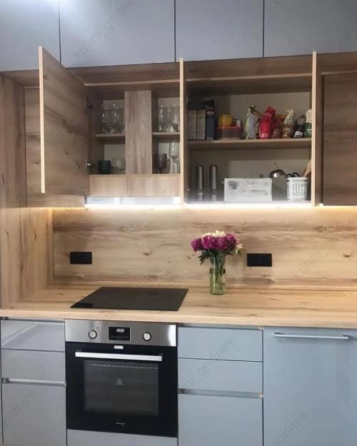 Кухню сама проектировала, если будут интересны размеры и из чего она сделана, то напишу. 02