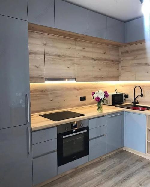 Кухню сама проектировала, если будут интересны размеры и из чего она сделана, то напишу. 01