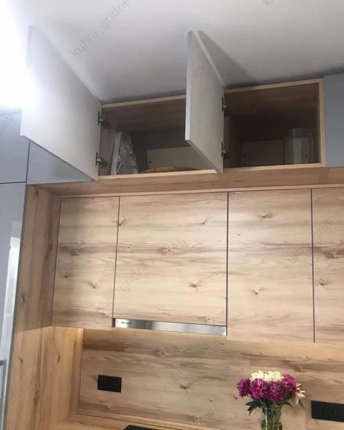 Кухню сама проектировала, если будут интересны размеры и из чего она сделана, то напишу. 04