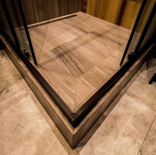 Интересное оформление ванной комнаты. 01