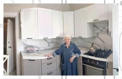 Сделали бабушке сюрприз и отремонтировали её старенькую кухню в хрущёвке. 05