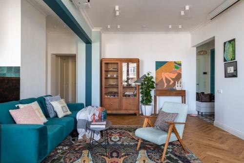 Все мы знаем, что сделать крутой интерьер в новостройке намного легче, чем в старом жилом фонде. 05