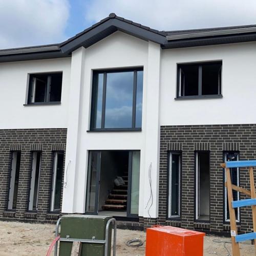 Мы заканчиваем строительство загородного дома в современном стиле. 03