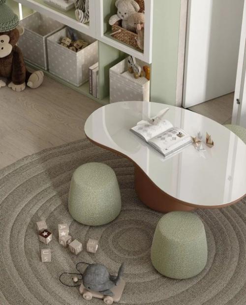 Великолепная детская комната, особенно второй этаж, это мечта, но что там за рабочее место под игровой зоной на 2 этаже. 07