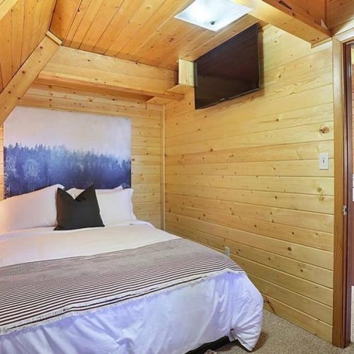 Просто красивый классический американский A - Frame из Колорадо. 06