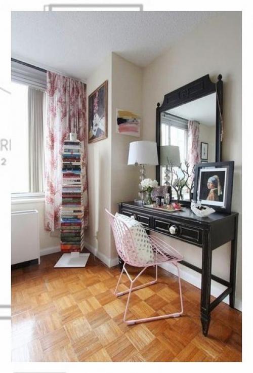 Я считаю, что в этом доме неплохая планировка, мебель и разделение пространства. 02