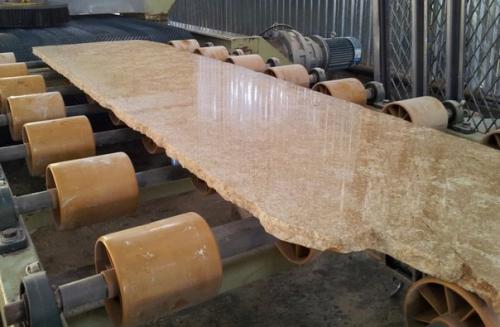 Травертин - лёгкий камень, который характеризуется хорошими звукоизоляционными и теплофизическими качествами. 02