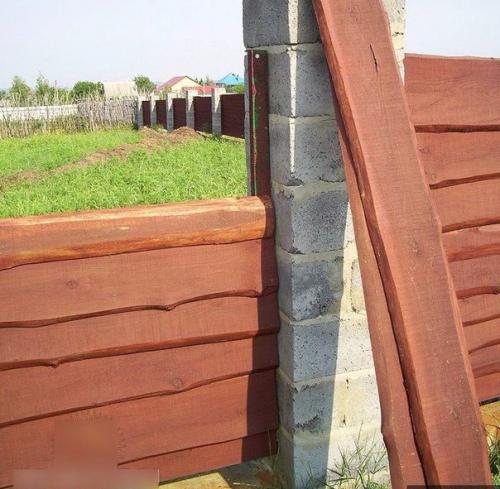 Как построить недорогой забор из необрезной доски. 03 Как построить недорогой забор из необрезной доски. 03