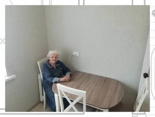 Сделали бабушке сюрприз и отремонтировали её старенькую кухню в хрущёвке. 03