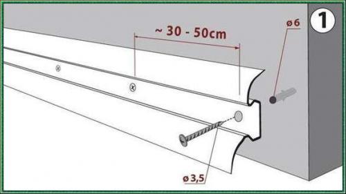 Как крепить плинтуса на пол. 04