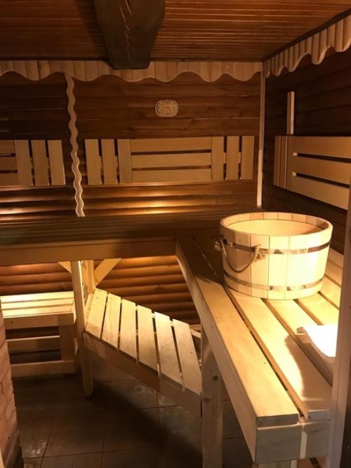 2 года шло строительство и отделка бани. 04