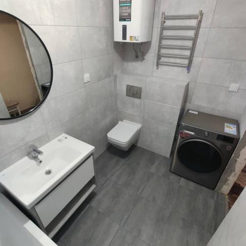 Давайте разберём особенности этой ванной комнаты: 05