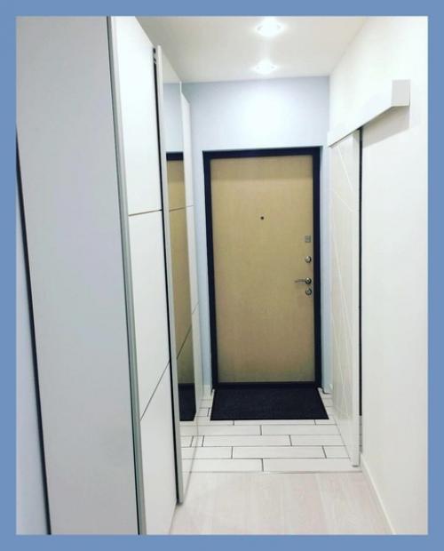 22 вадрата.  Жена была дизайнером, результат мне нравится, даже ванная зашла, хотя был против этой плит и. 04