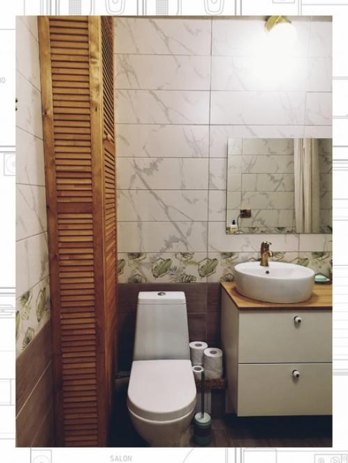 Дерево в ванной комнате особые тактильные ощущения дарит. 04