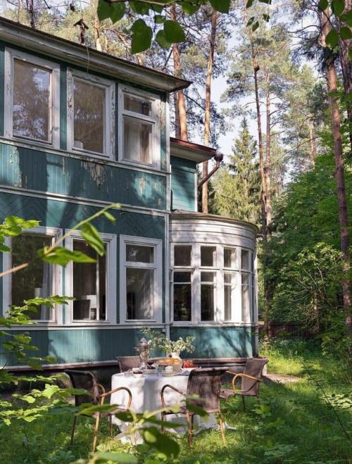 Постройка этого дачного дома была закончена ещё в 1939 году - представьте, сколько он всего повидал! 01 Постройка этого дачного дома была закончена ещё в 1939 году - представьте, сколько он всего повидал! 01