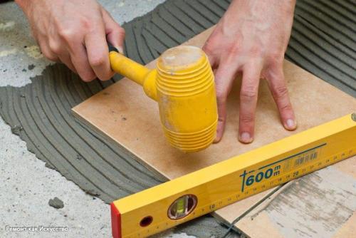 Кладка плитки. Шаг 1. подготовка основания сначала необходимо подготовить основание, чтобы оно было ровным, чистым и сухим. 03 Кладка плитки. Шаг 1. подготовка основания сначала необходимо подготовить основание, чтобы оно было ровным, чистым и сухим. 03