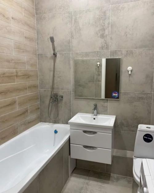 Купили однокомнатную квартиру уже с ремонтом. 06