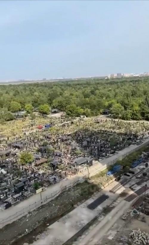 Девушка из Краснодара поделилась видео, в котором запечатлела вид из своего окна. 02