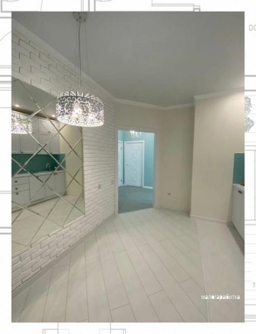 Универсальный благородный белый цвет - идеальная основа для интерьера. 01