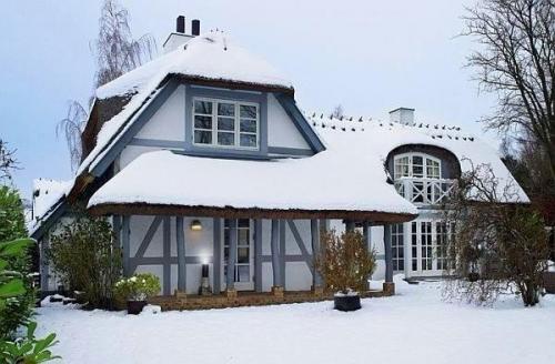 Этот дом - настоящая история, запечатленная в деревянных балках и каменных стенах. 01