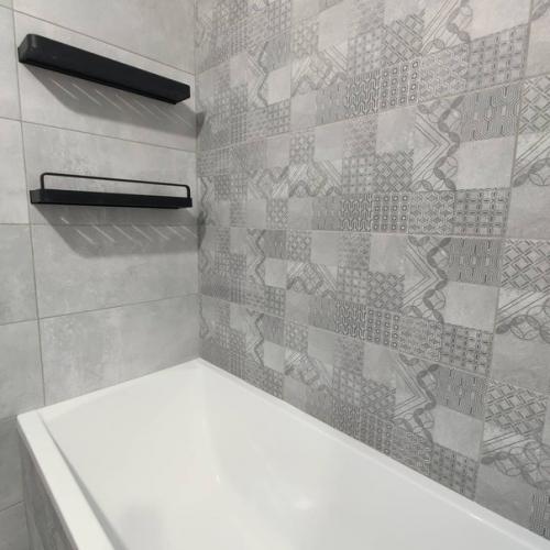 Давайте разберём особенности этой ванной комнаты: 09