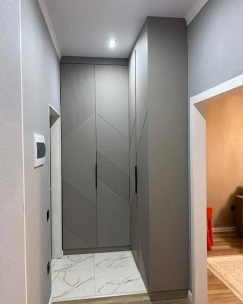 Купили однокомнатную квартиру уже с ремонтом. 05