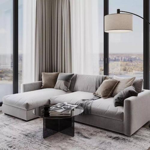 В интерьере этой кухни - гостиной, площадью 24 квадратных метров, отделка в светлых оттенках бежевого, серого и белого цвета. 09